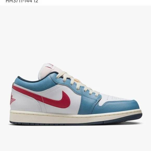 Nike air Jordan Blue and White Men's Sneakers - Picture 6 of 6